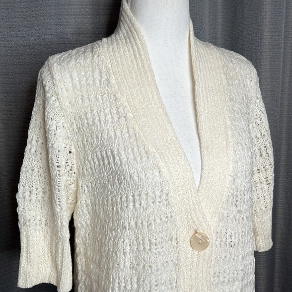 COLDWATER CREEK SHORT SLEEVED CREAM BUTTON FRONT SWEATER SIZED LARGE 14 - Picture 2 of 7